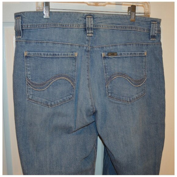 Lee "Just Below The Waist" Natural Fit Women's Blue Jeans Pants Sz 16M 36" x 31" - Picture 4 of 5